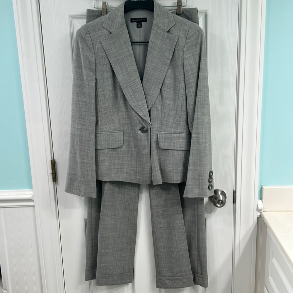 Banana Republic grey suit jacket and matching pants.  Size 6.